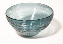 Light shines through the delicate layers of Julia Reimer’s beautiful bowls. Image 2