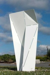 Dramatically angled sheets of steel coated in white cast elegant shadows in this striking outdoor sculpture by Canadian artist, Rocco Turino…