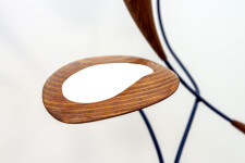 This abstract pop art table top sculpture depicts flowers. Image 7