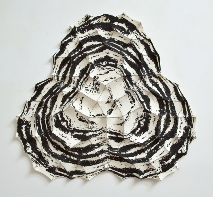 This contemporary fibre tapestry is handmade by Chung-Im Kim.