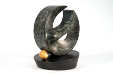 David Chamberlain’s compelling, lyrical sculptures are celebrations of form inspired by a lifelong love of music. Image 3