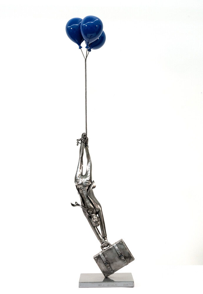 This figurative steel indoor sculpture is made by Derya Ozparlak.