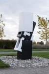 This abstract sculpture, which can also be installed outside, is painted in a striking black and white. Image 21