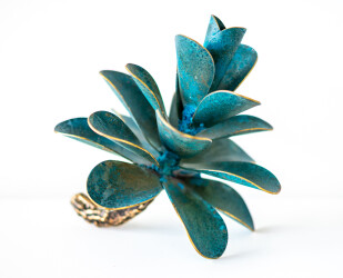Bronze Pine Cone 25-187