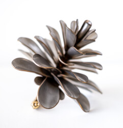 Pine Cone 25-451