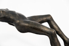 Frances Semple’s beautiful and elegant sculptures often appear in motion. Image 5