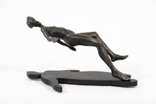 Frances Semple’s beautiful and elegant sculptures often appear in motion. Image 3