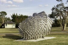 This stunning outdoor sculpture by American artist Jason Kimes was inspired by the remarkably complex and beautiful shape of a bird’s nest. Image 3