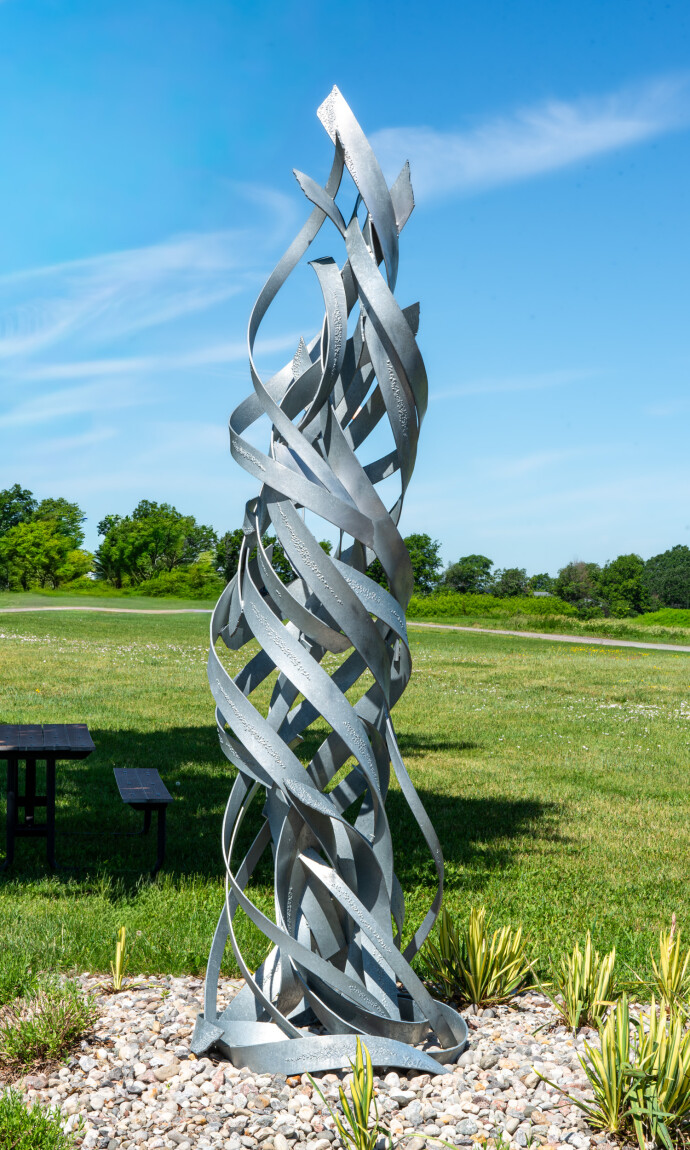 Jean-Marc Tétrault’s abstract sculptures can be found in many public venues including his own township in Quebec where he created a steel sc…