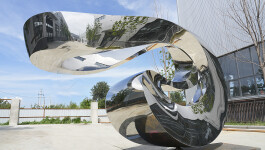 Jeremy Guy's sculpture series are available in Mirror Polished Stainless Steel. Image 3