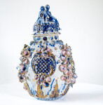 Porcelain Urn Image 11