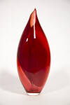 This modern glass red and pink vase by Julia Reimer is inspired by nature. Image 3