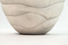 In her lakeside studio surrounded by nature, Paula Murray creates uniquely beautiful porcelain pieces. Image 5