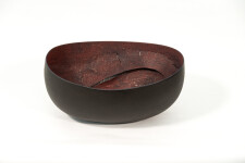 For Canadian ceramicist Steven Heinemann the humble shape of a bowl is an endless source of inspiration. Image 2