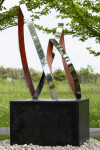 This elegant and dynamic modern outdoor sculpture—a rare artist’s proof is by Toronto-based sculptor Ulysses Veloso. Image 2